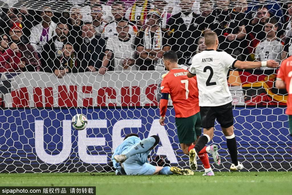 英格兰队对阵奥地利队取得比赛胜利 英格兰队对阵奥地利队取得比赛胜利