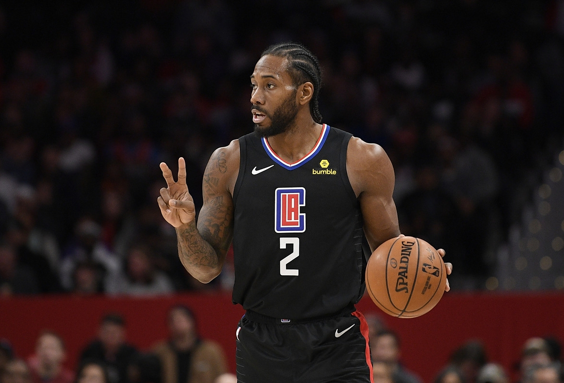 快船惨遭逆转,莱昂纳德力挺却难掩失望 快船惨遭逆转,莱昂纳德力挺却难掩失望