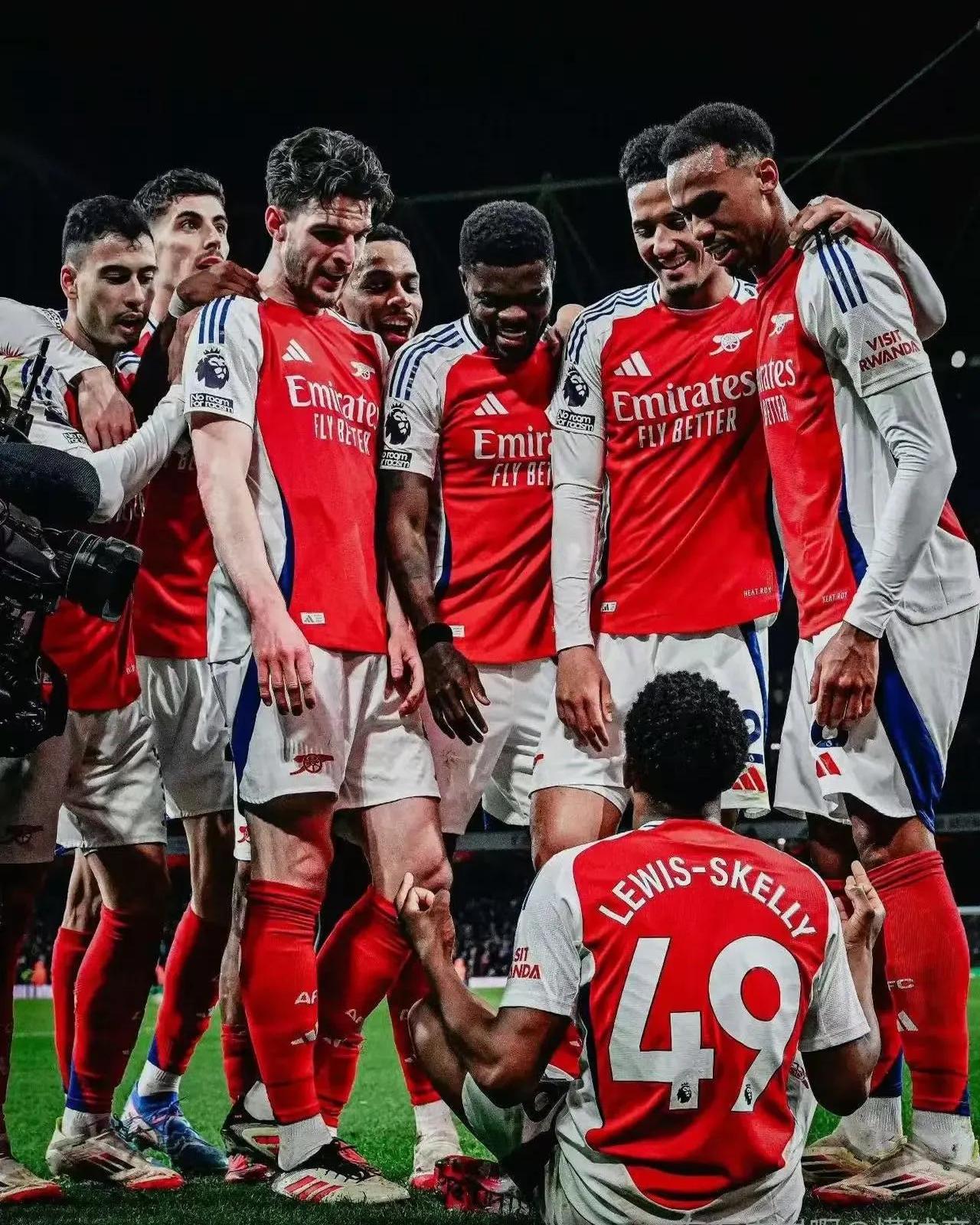 阿森纳主场击败曼联,复仇雪耻展现实力 阿森纳主场击败曼联,复仇雪耻展现实力