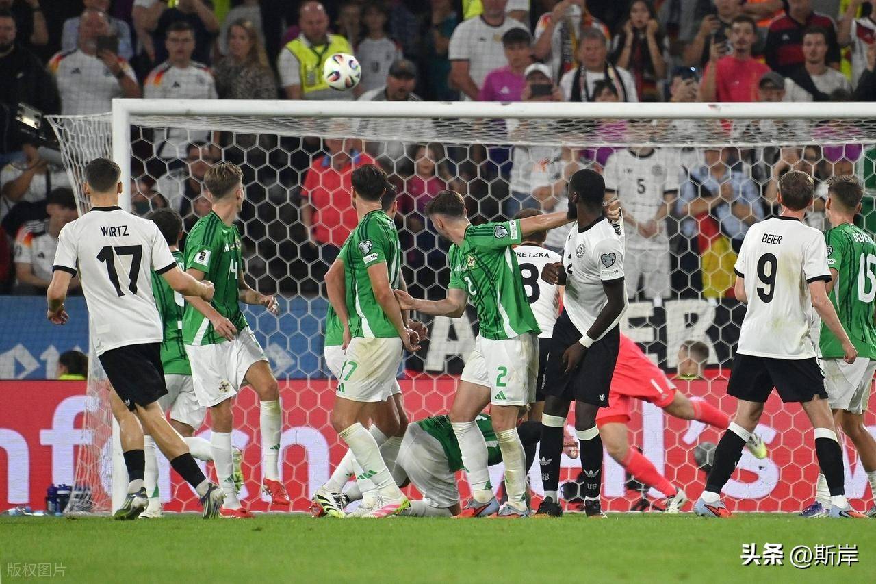 包含鲁尔区德比:多特蒙德大胜沙尔克,取得关键胜利的词条 包含鲁尔区德比:多特蒙德大胜沙尔克,取得关键胜利的词条