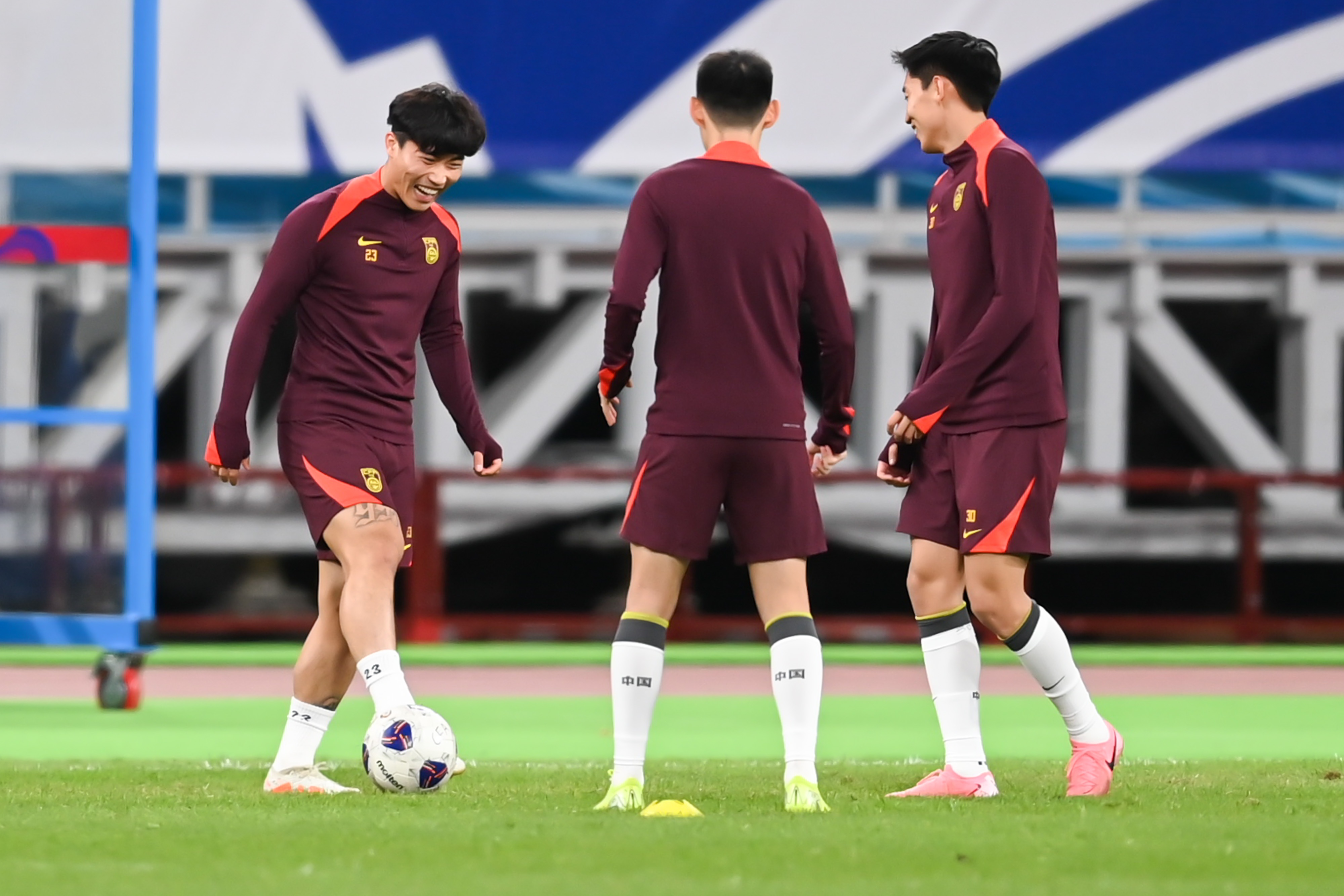 关于中国男足选拔名单出炉,国足集训备战世界杯预选赛的信息 关于中国男足选拔名单出炉,国足集训备战世界杯预选赛的信息