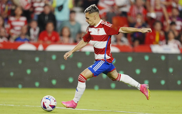 包含格拉纳达客场击败西布朗压倒性优势的词条 包含格拉纳达客场击败西布朗压倒性优势的词条