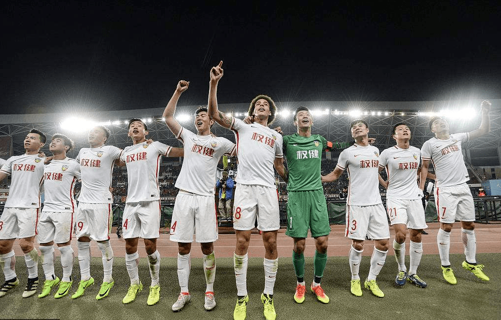 包含天津德比：天津泰达对阵天津天海，谁能笑到最后的词条