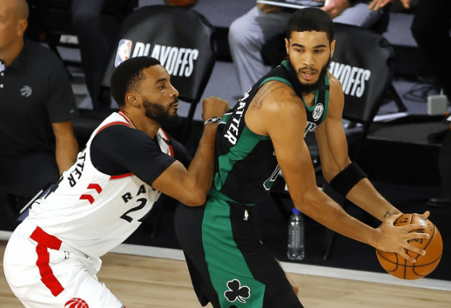 双方矛盾不断，裁判多番出面调停的简单介绍